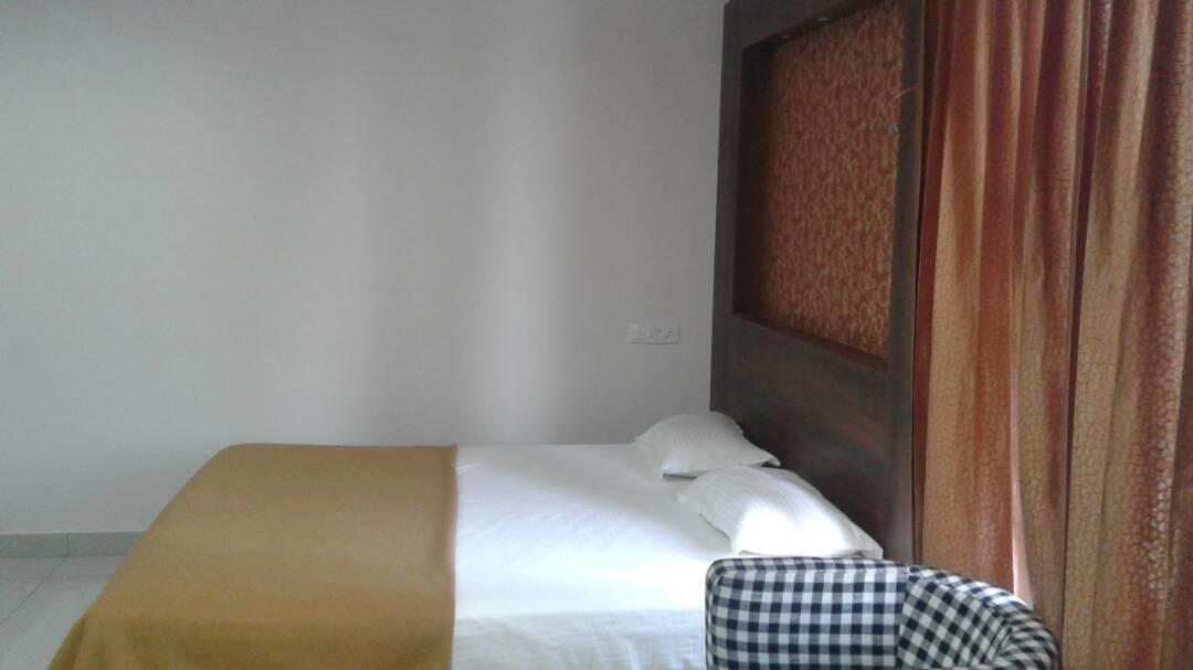 Hotel Gowri Sankar Ambasamudram Exterior photo